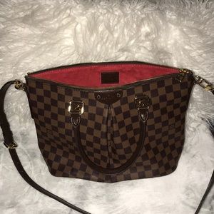 Beautiful Crossbody!!!!🙀🙀🙀 Offers welcome!!